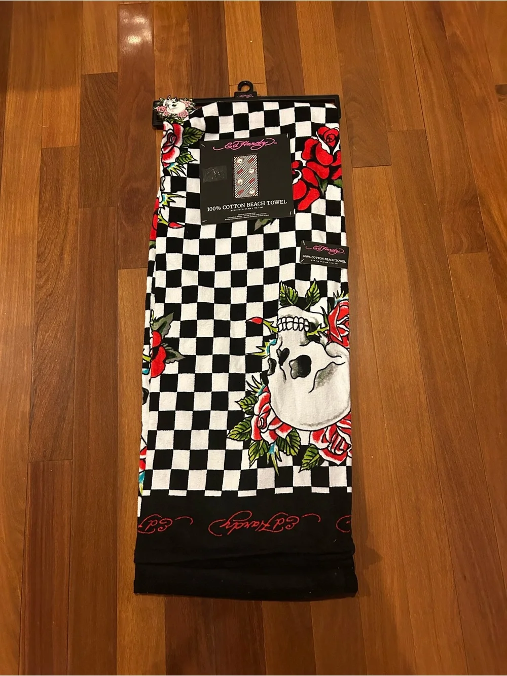 Ed Hardy 100% Cotton Beach Towel 36 in x 68 in NWT